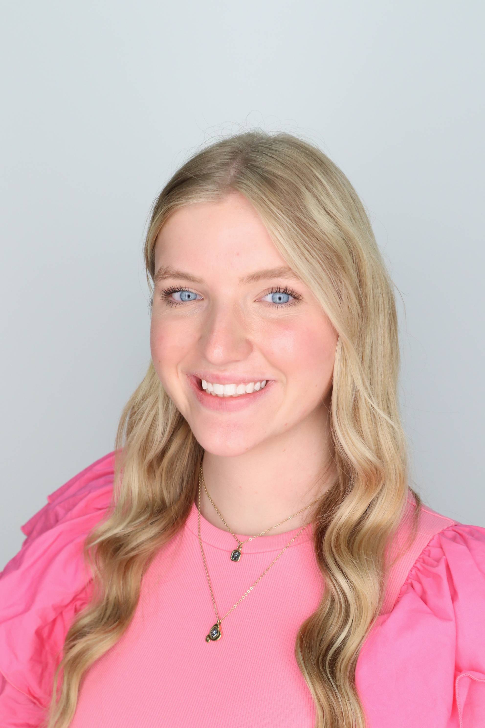 Taylor Dusek headshot