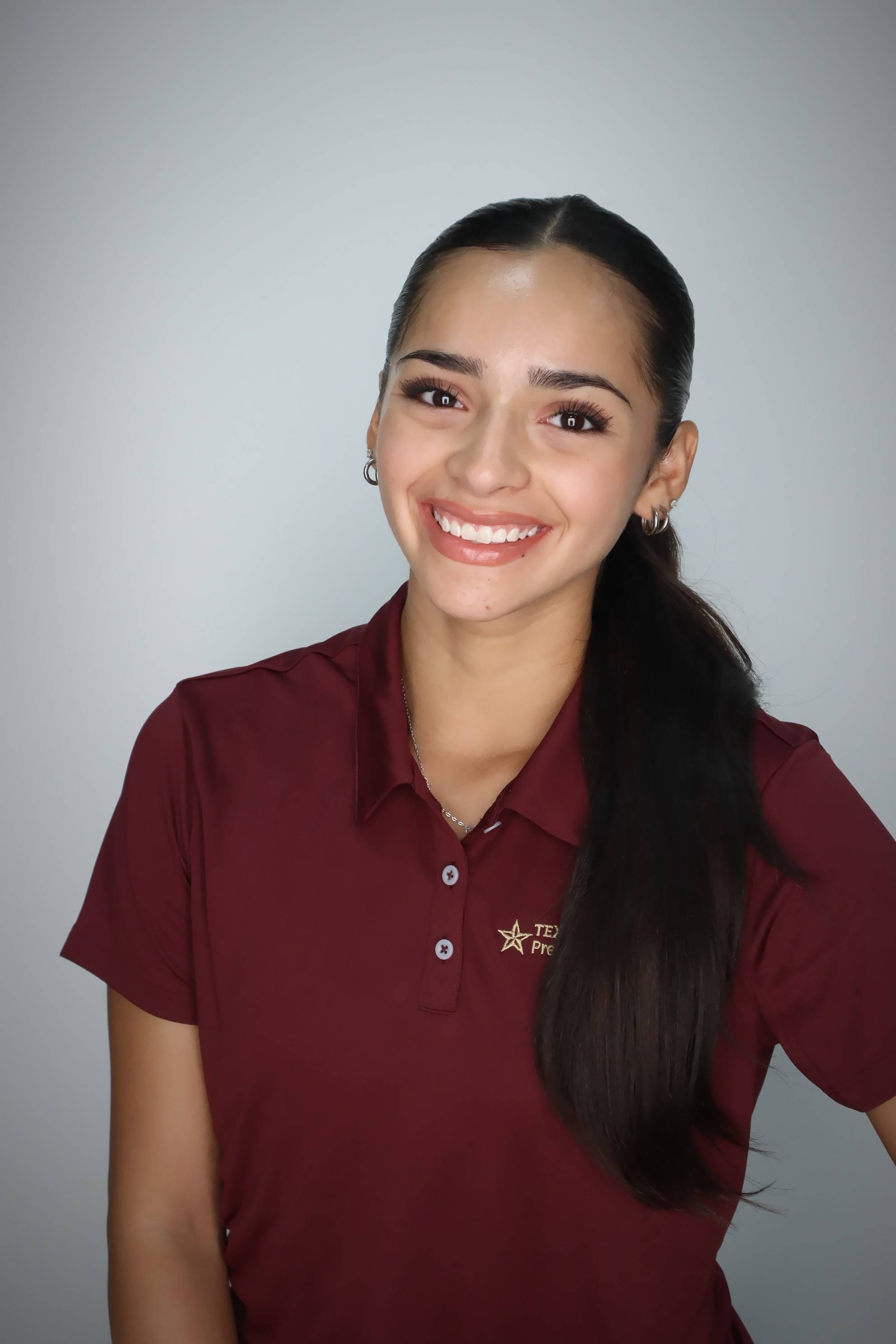 Mia Gonzalez headshot