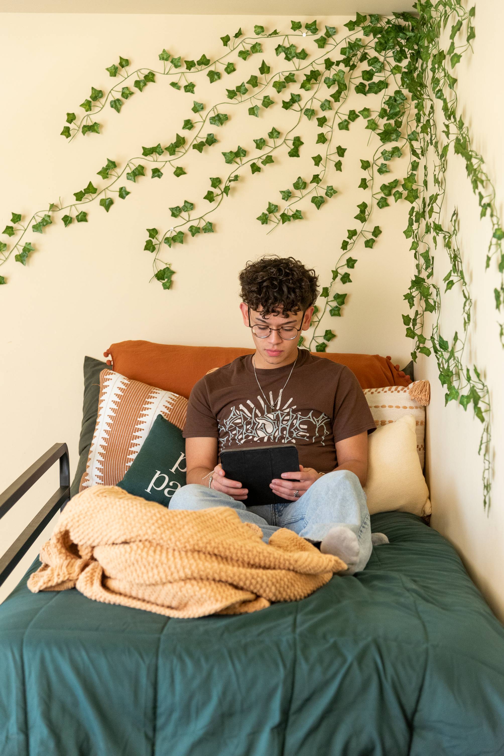 JMC student in a txst shirt