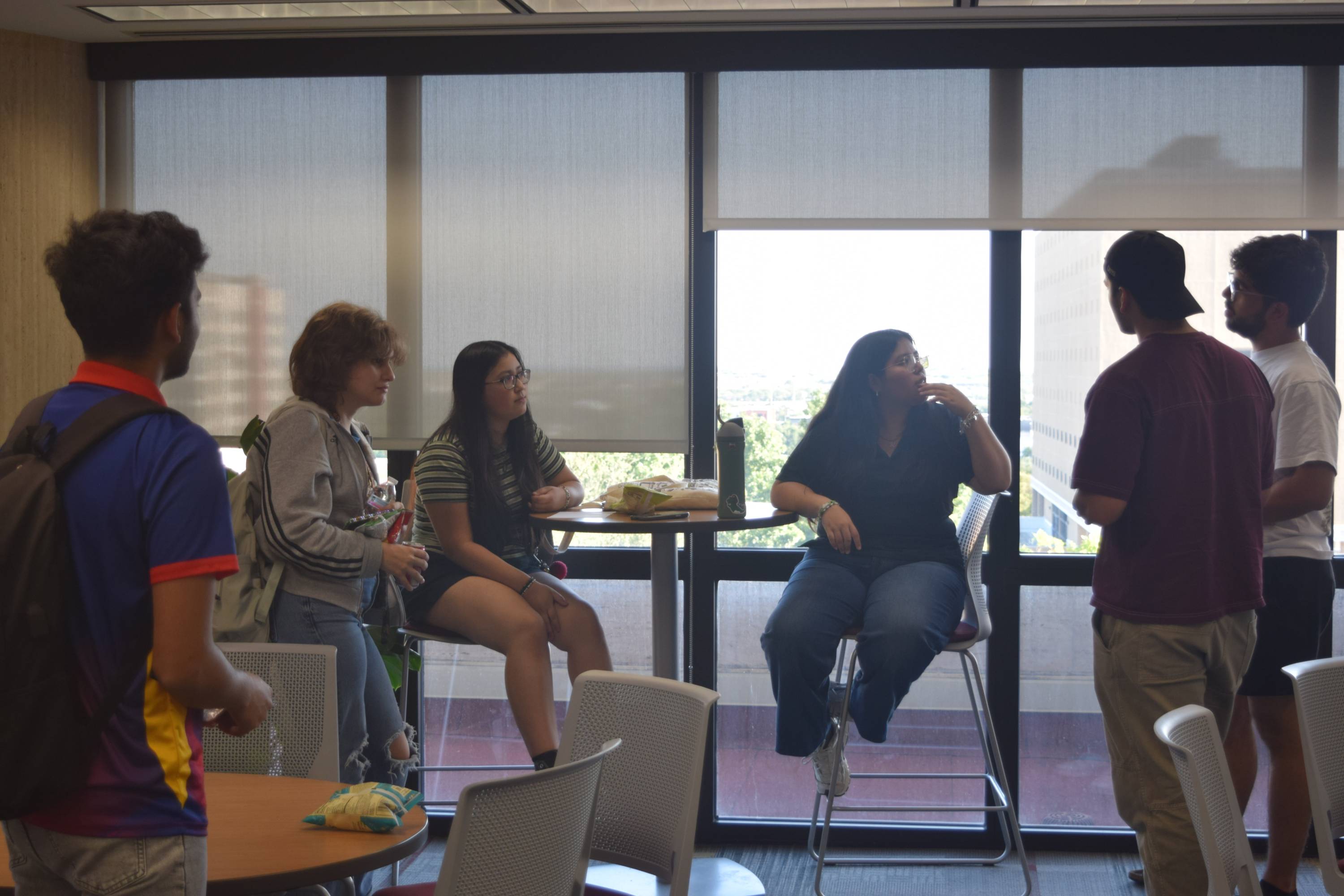 Regina Bautista talks to attendees of the vendoring wednesday workshop. Bautista hosted the event, providing tips and tricks on how to become a vendor at Bobcat Bazaar and how to be successful when vendoring.