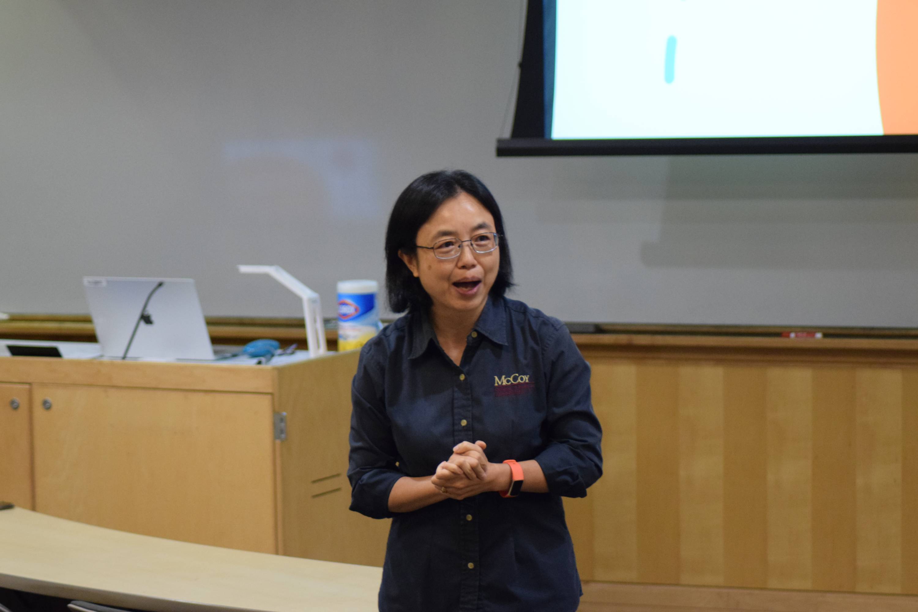 Dr. Ju Long giving a presentation at the Ignite 3.0 event.