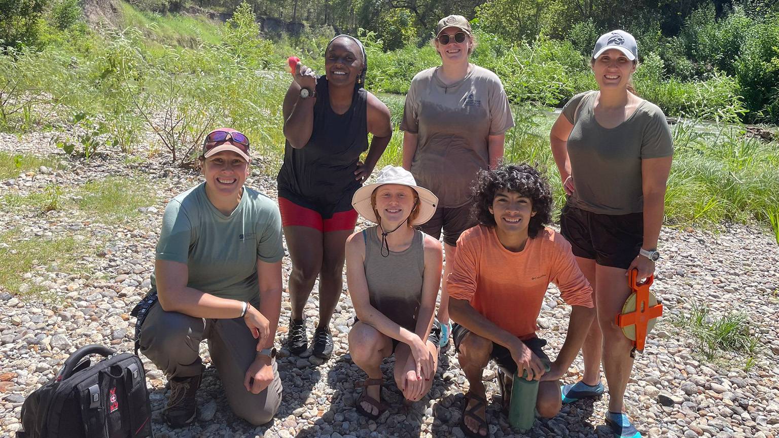 Amanda Barney, Dr. Samantha Krause, and a team of graduate and undergraduate students at Palmetto State Park. Photo by Ryan Light.