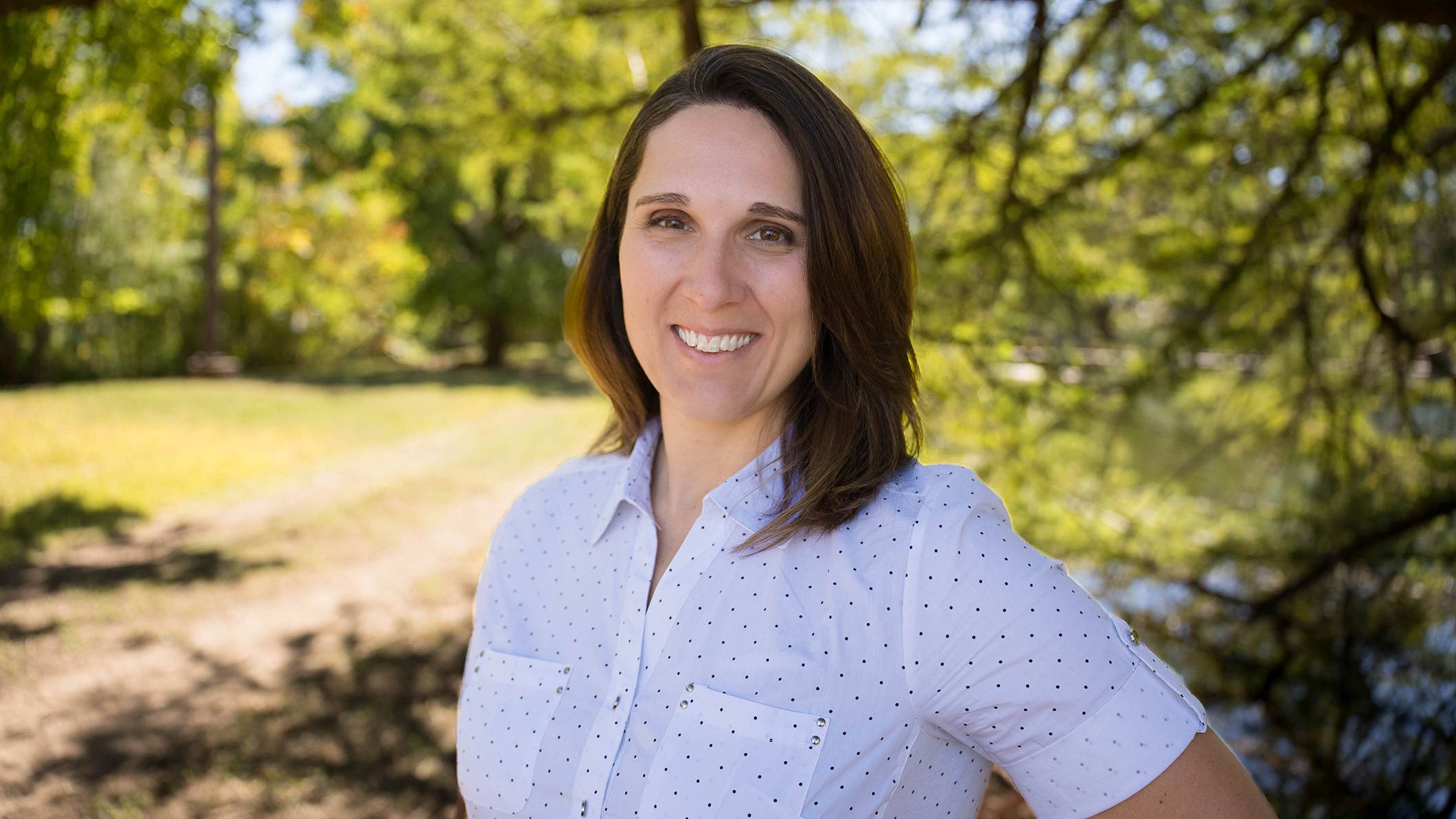 Headshot of Amanda Barney.
