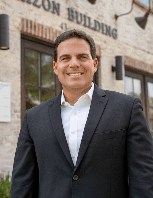 Headshot of Ryan Kelly