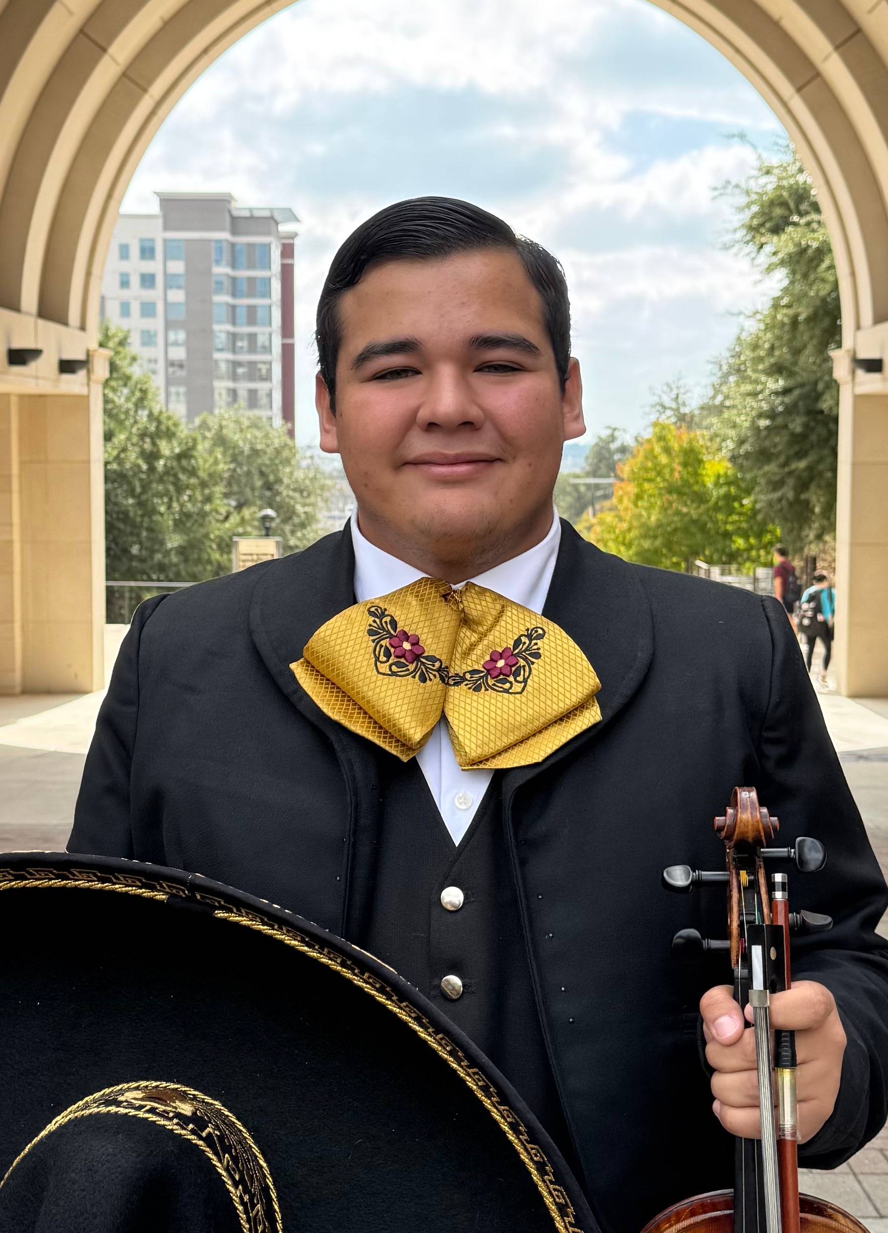 Adrian Zamora headshot