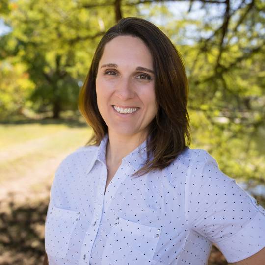 Amanda Barney Headshot