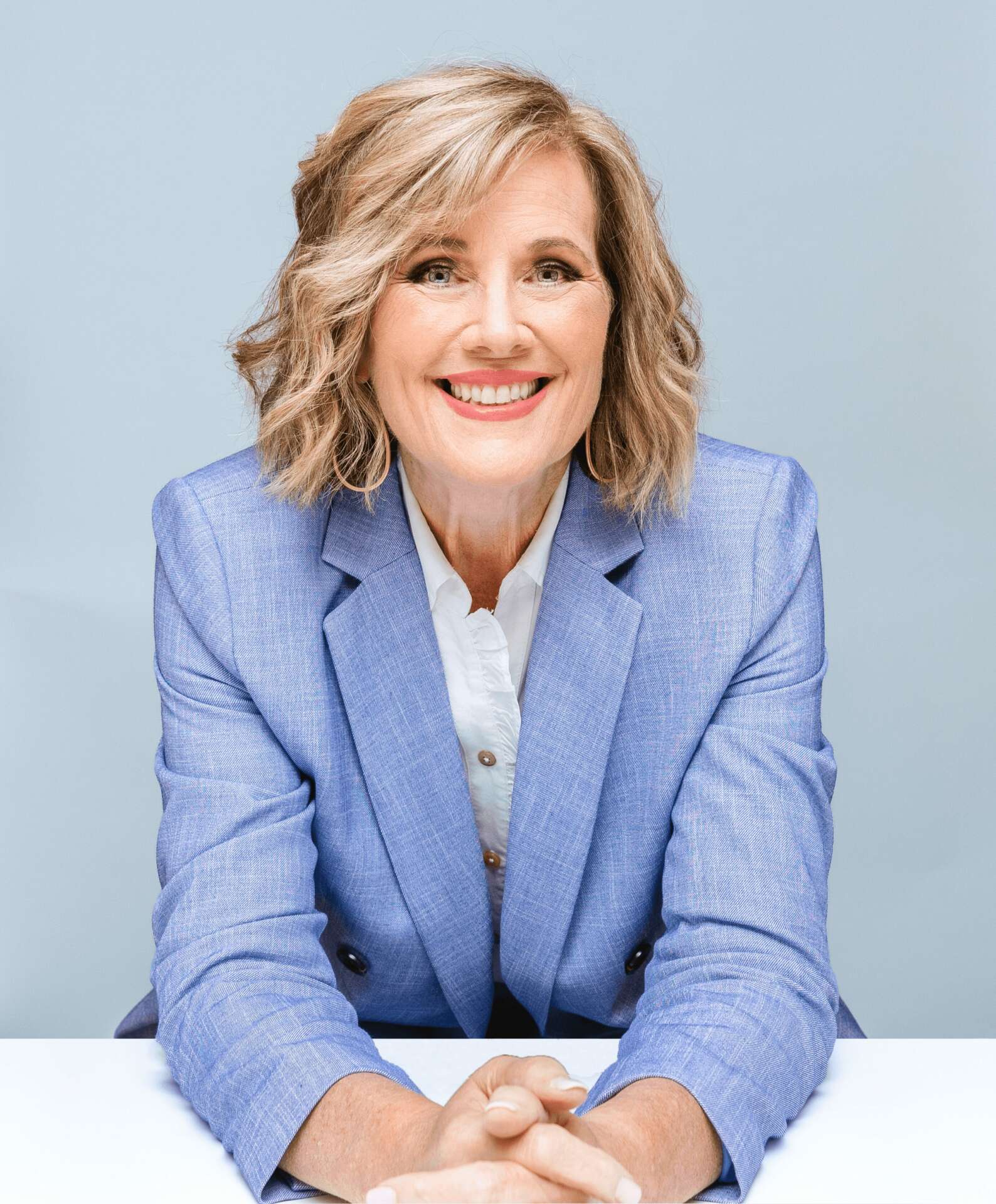 Headshot of Dr. Gretchen Holmes