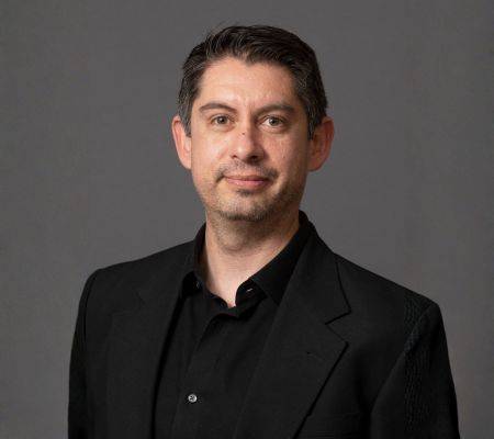 Headshot of Dr. Damian Valles Molina