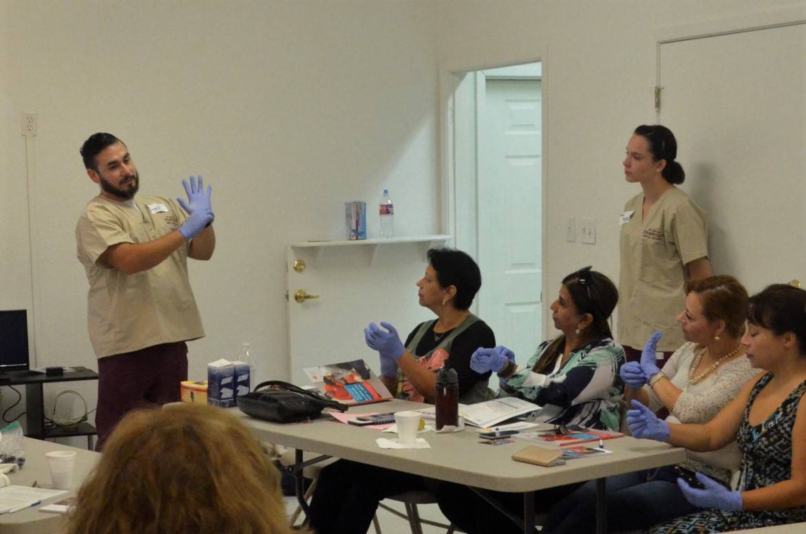 Medical Explorers teaching First Aid 