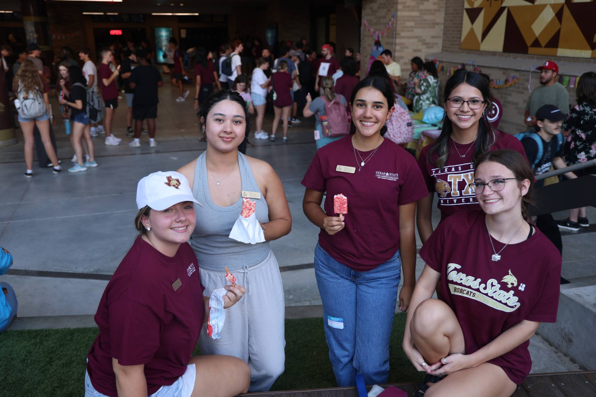 students at an ice cream social in the LBJSC ampitheatre
