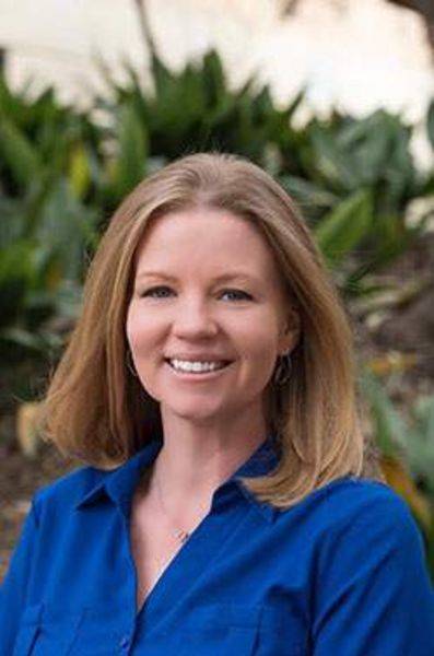 angela jones headshot