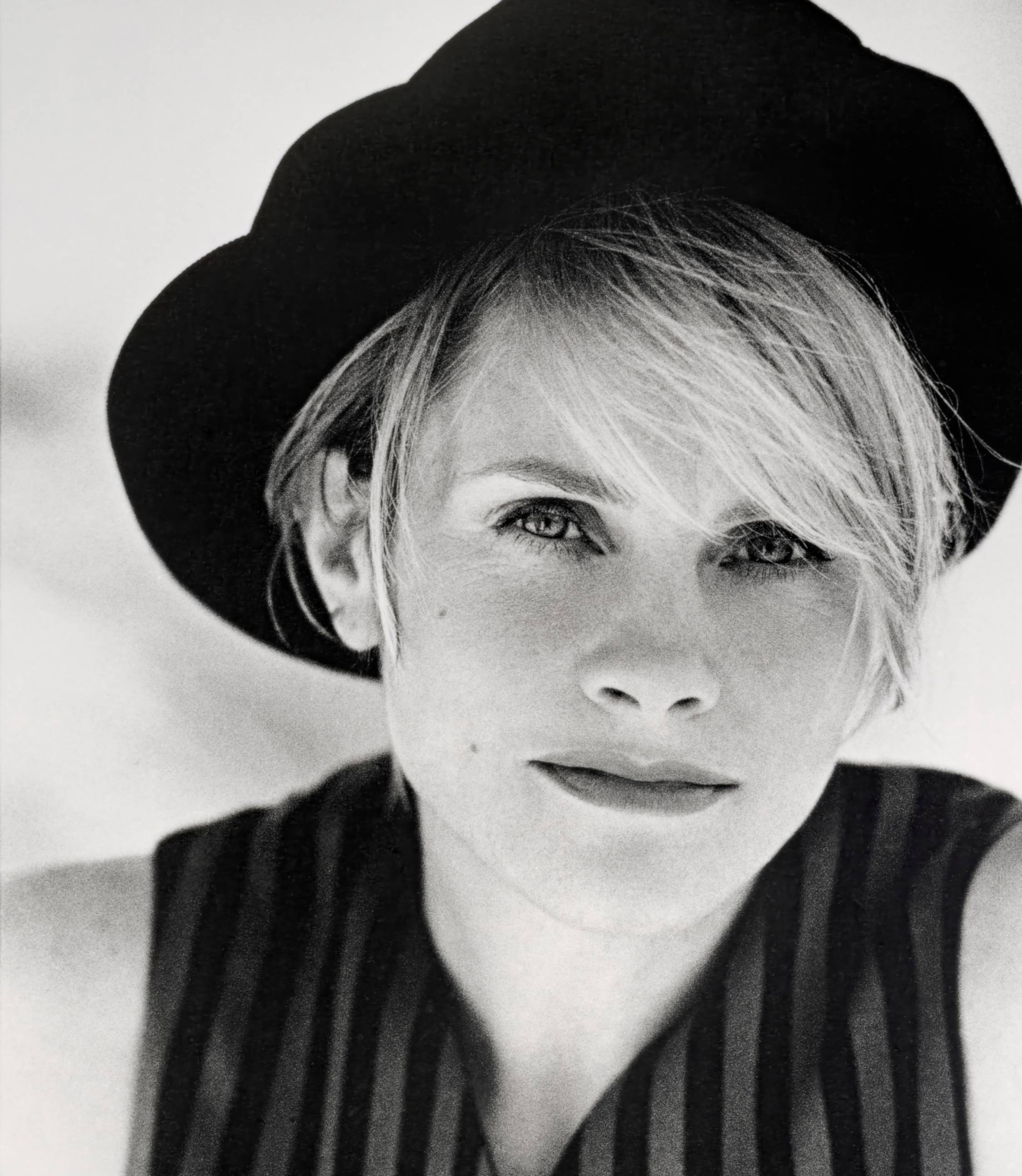 Shawn Colvin headshot in black and white