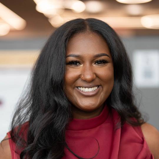 Headshot of Stephanie Robertson