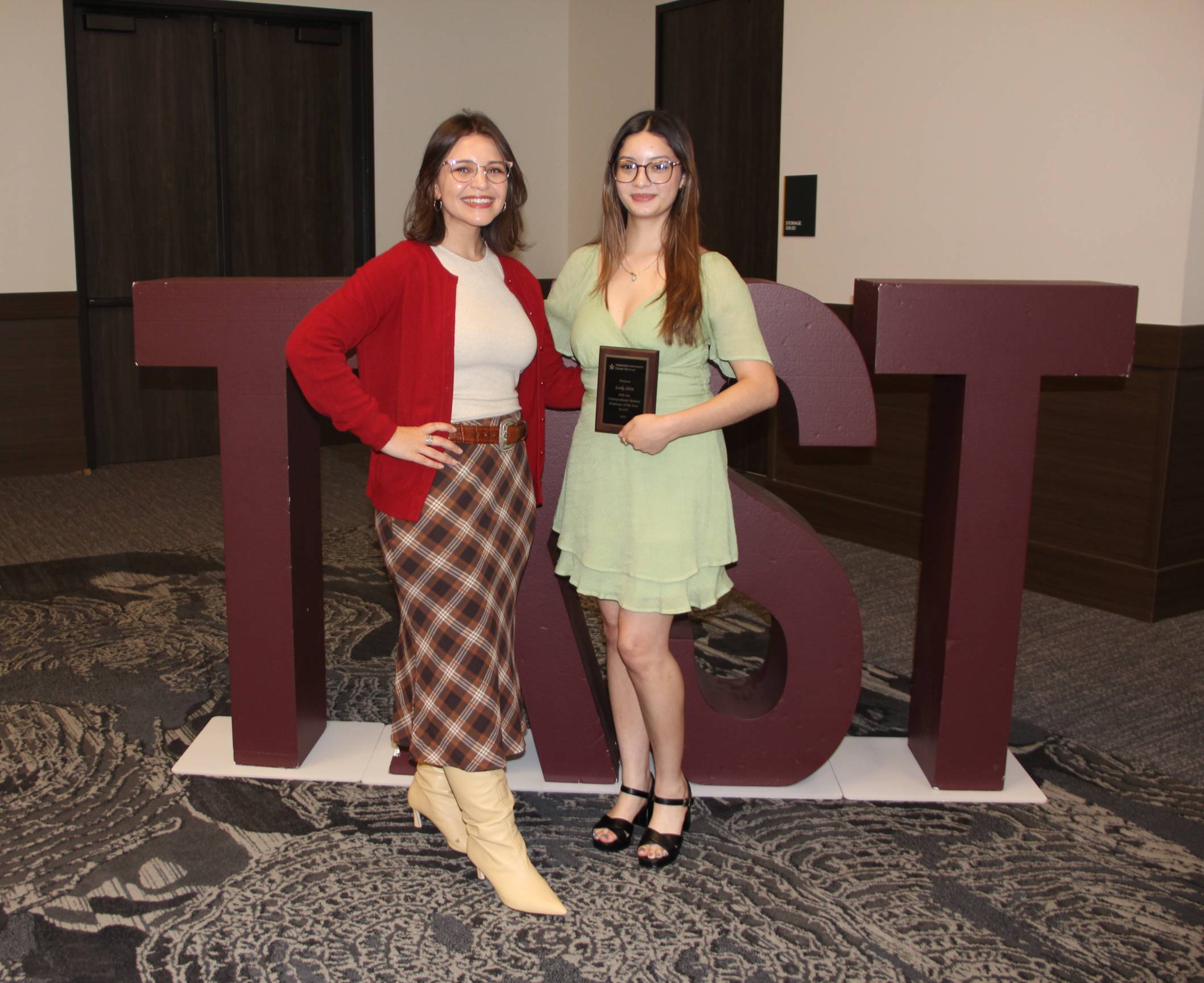 Lesly and her supervisor, Ashlynne