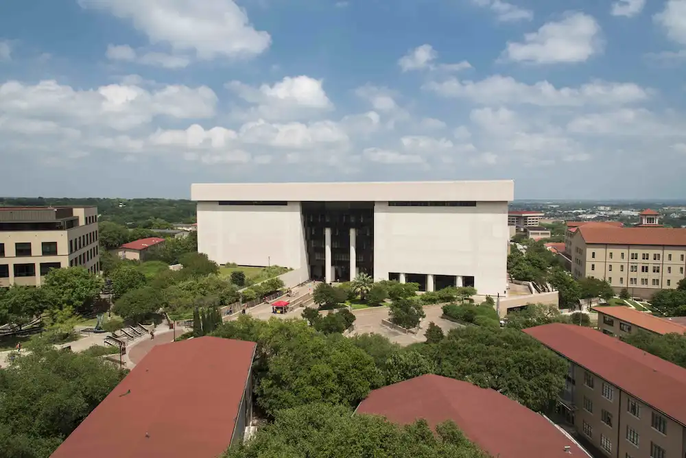 Alkek Library Building
