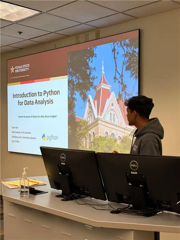 student presenting a workshop in DataSpace