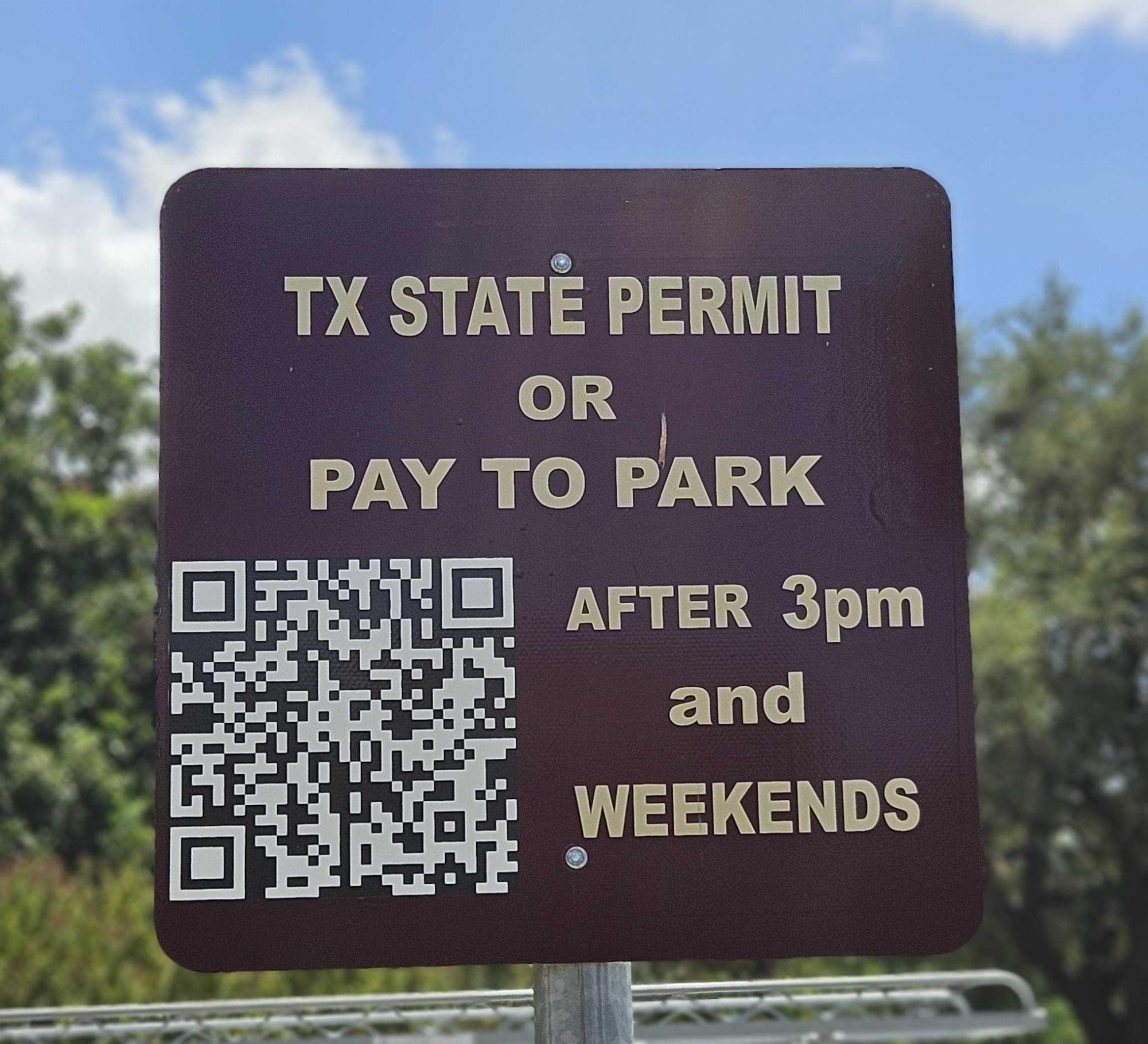 txst pay to park sign 