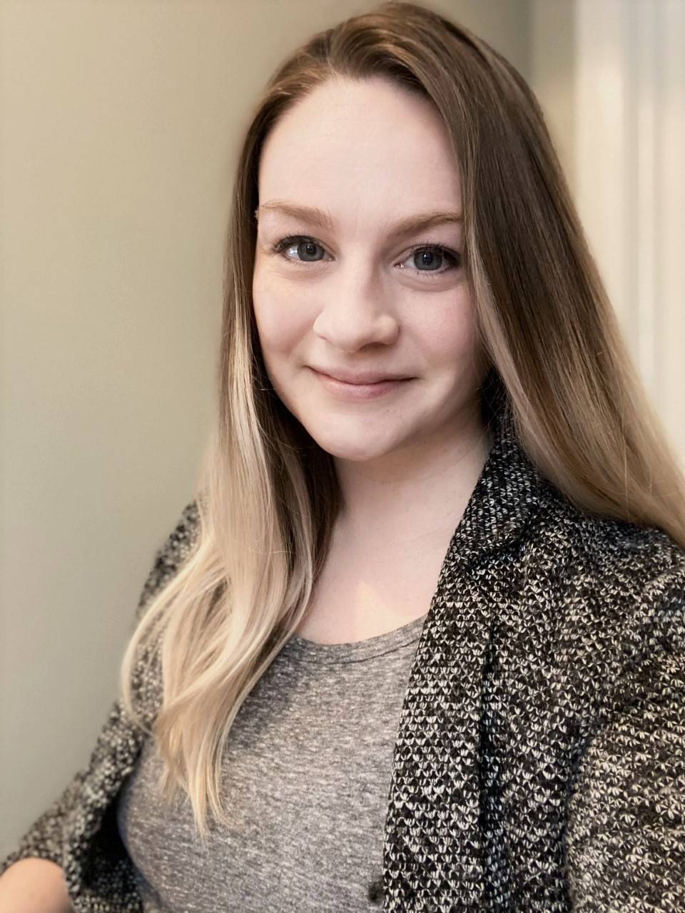 Erin Lally Headshot