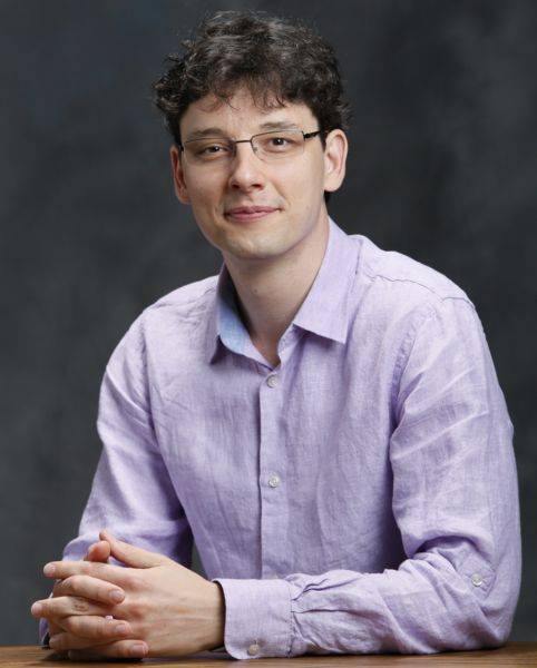Oleg Komogortsev Headshot