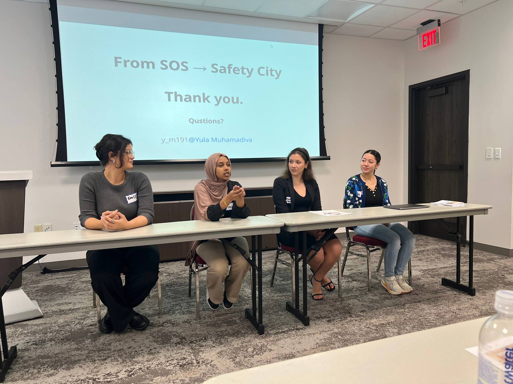Honors students' research panel session.