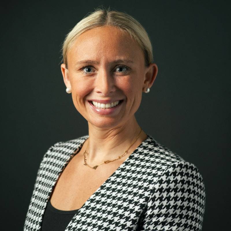 Kelly Clary headshot