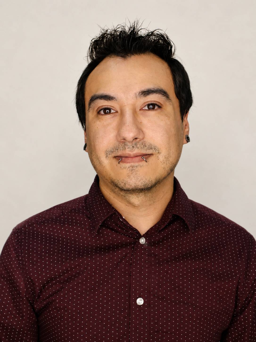 Headshot of Aaron Flores-Calederon