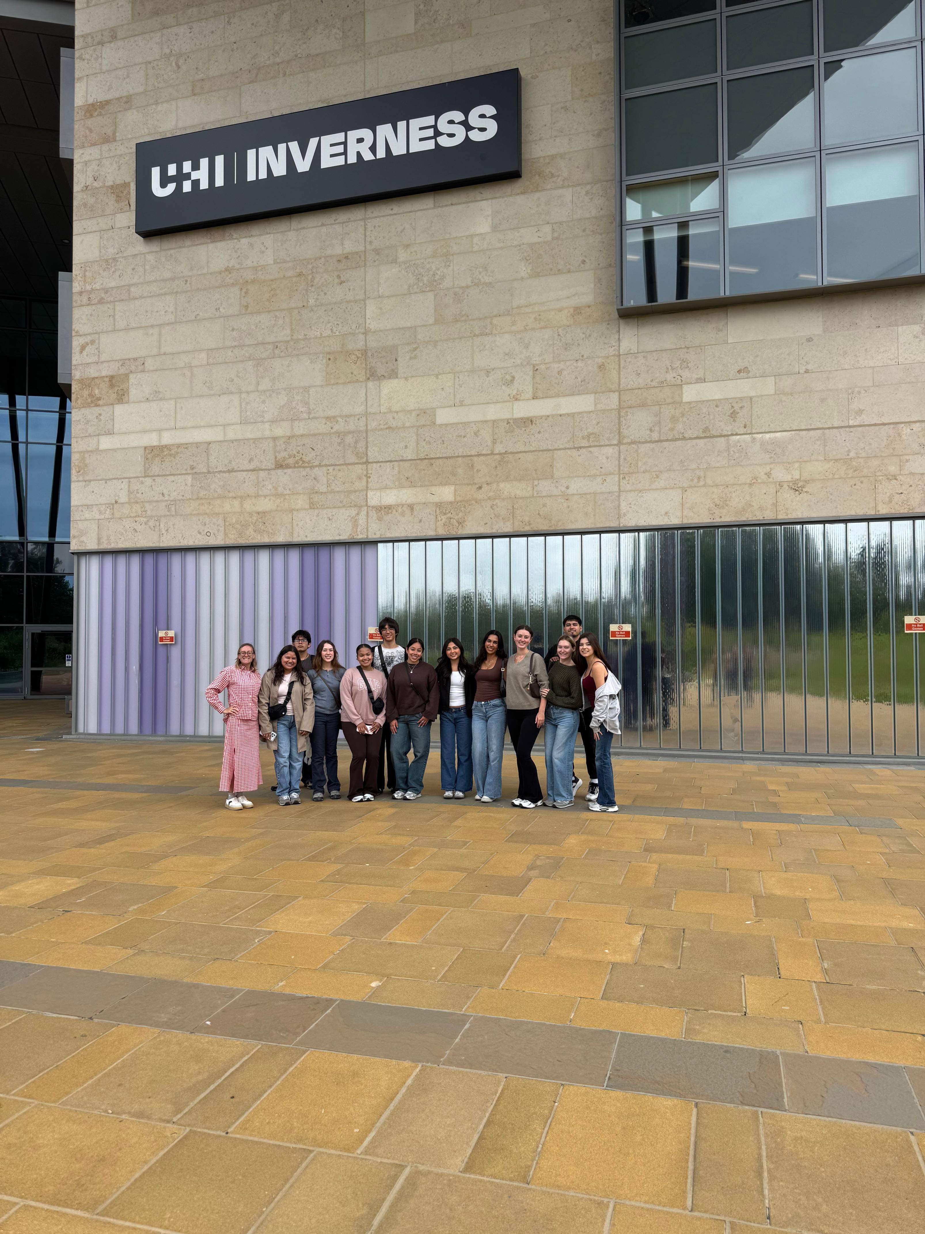 Students in front of UHI