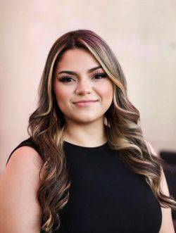 Photo of Outstanding MSW Advanced-Year Student: Ariana Acosta