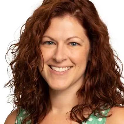 Aimee Radics headshot
