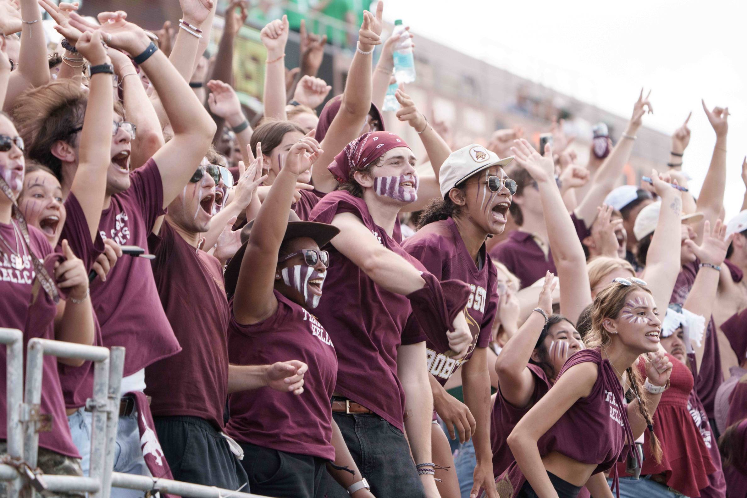 texas state crowd cheering