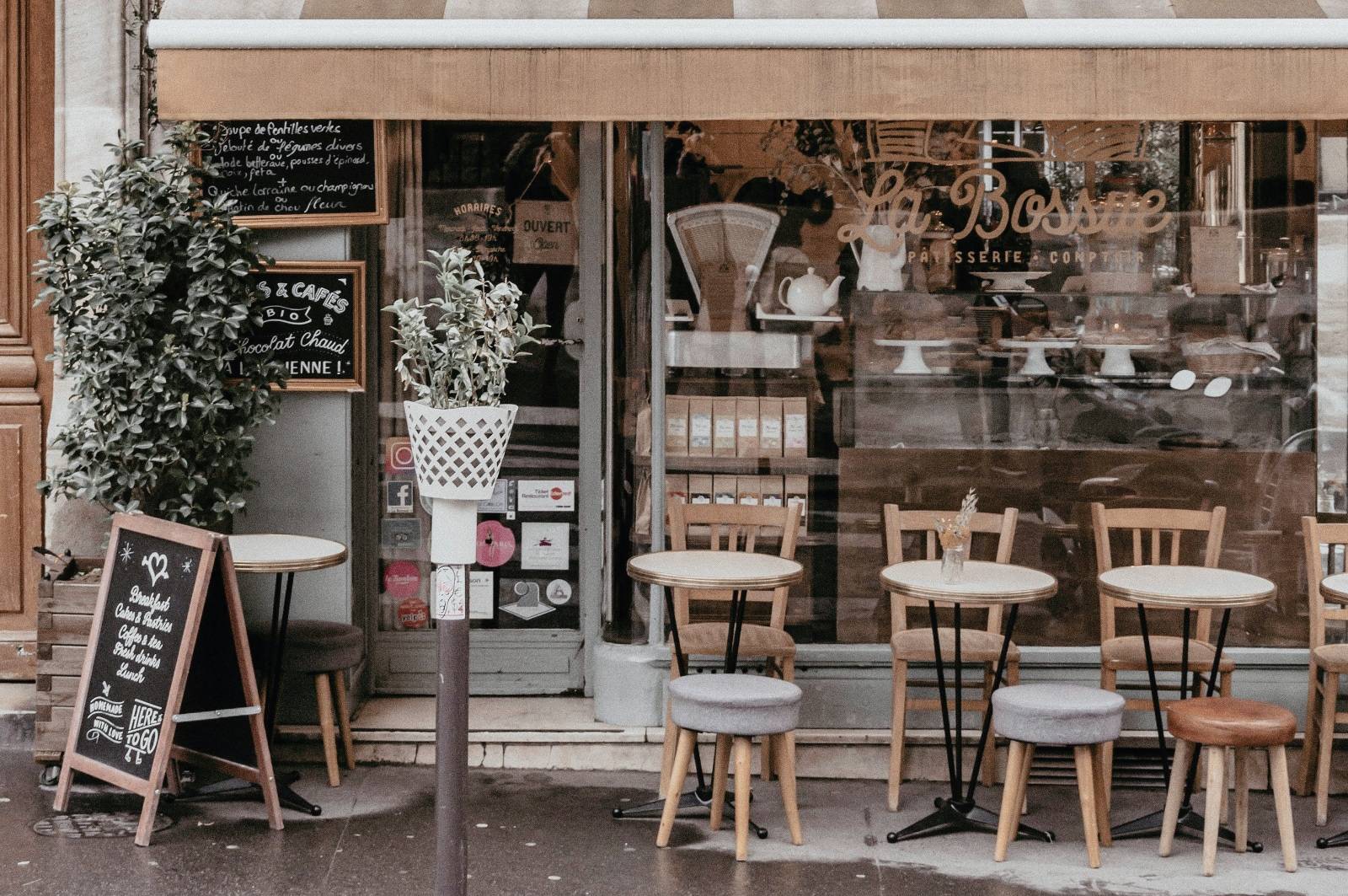 Coffee shop in Paris